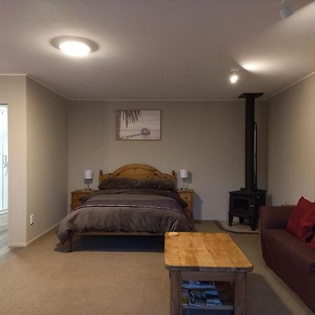One Bedroom Country Cottage Motueka Exteriör bild